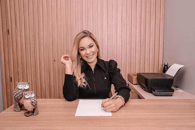 Dra. Teresa Mara Albuquerque no consultório